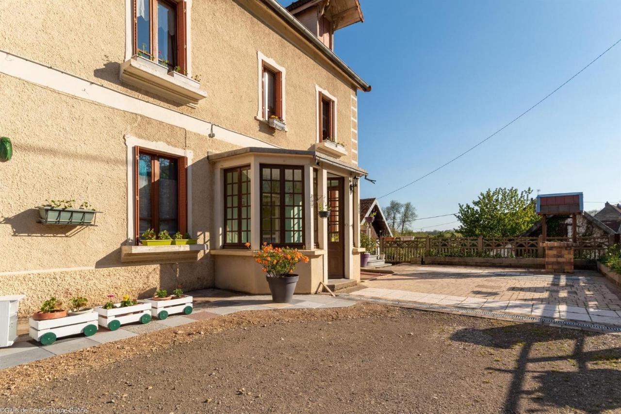 Villa Les Hirondelles Pesmes Exterior foto